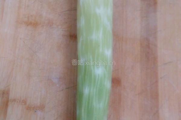 清炒莴苣的做法图解2