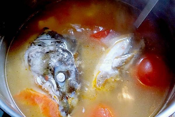 三文鱼头豆腐汤的做法图解5