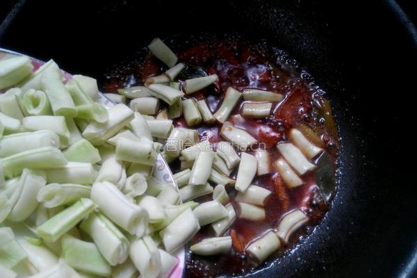红烧肉炖豆角的做法图解9