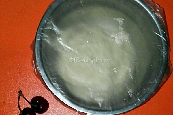 制作披萨饼皮的做法图解3