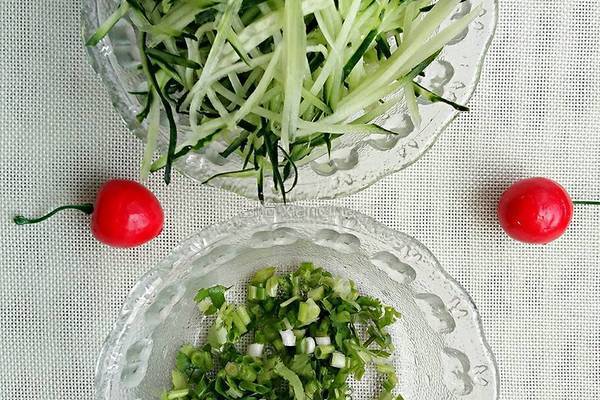 凉拌卤豆腐皮的做法图解3