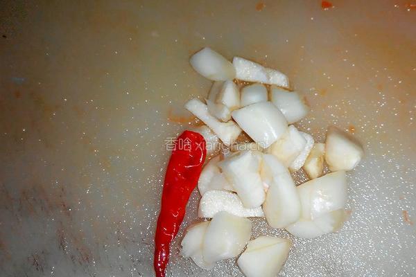 肉片炒莴笋萝卜丝的做法图解2