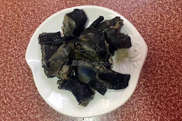 花旗参炖乌鸡汤的做法图解4