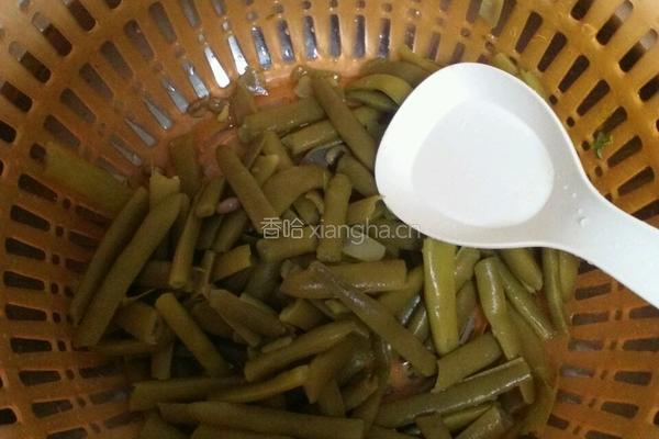 蒜泥豆角的做法图解2