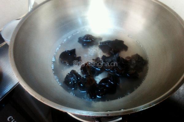 蒜油泡菠菜的做法图解2