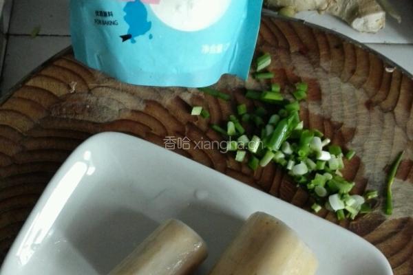 干煸藕丝的做法图解1