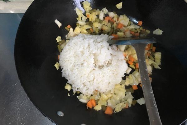 泡菜炒饭的做法图解6