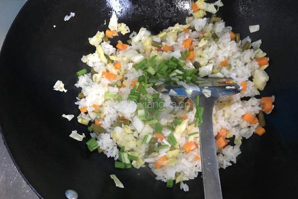 泡菜炒饭的做法图解7