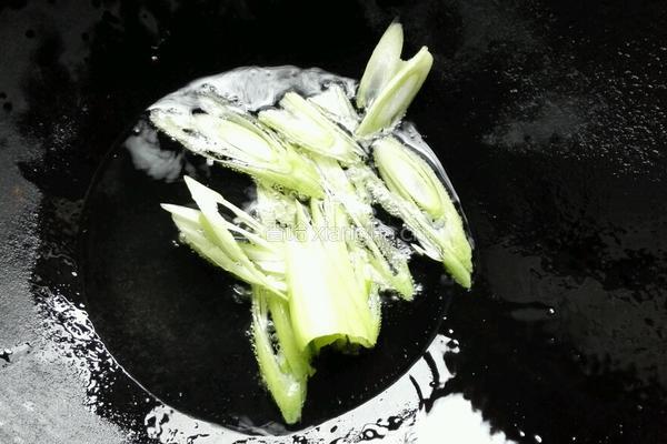 孜然圆葱炒肉片的做法图解4