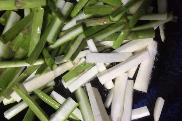 清炒茭白芦笋的做法图解4