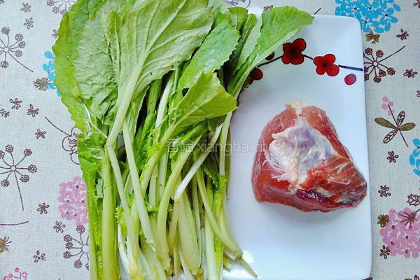 小白菜滑肉汤的做法图解1
