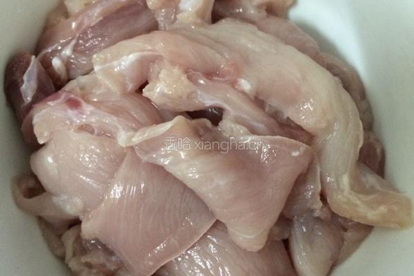 木耳炒瘦肉的做法图解1