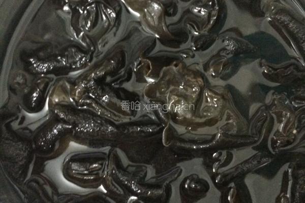 木耳炒瘦肉的做法图解2