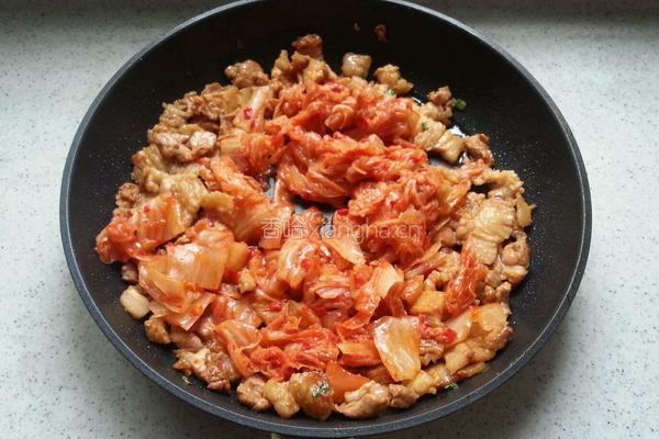 辣白菜炒五花肉的做法图解10