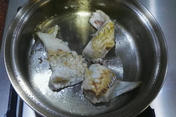 丝瓜腕鱼汤的做法图解4