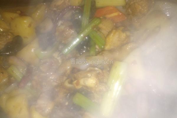 新疆正宗秘制大盘鸡的做法图解3