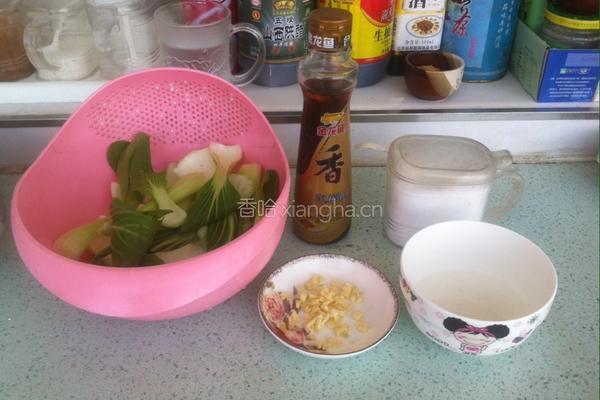 清炒油菜的做法图解1
