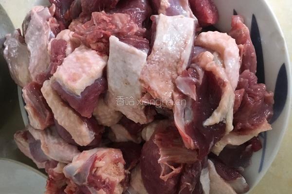 菠萝炒鸭的做法图解3