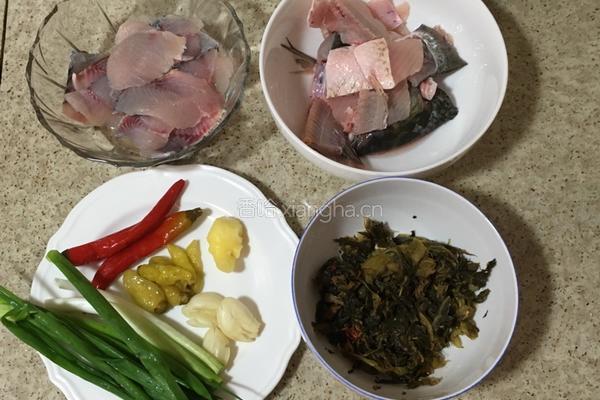 酸菜鱼的做法图解1