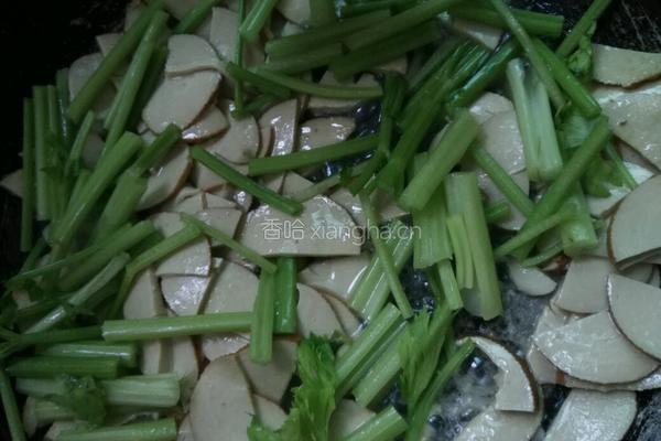 芹菜炒豆腐干的做法图解8