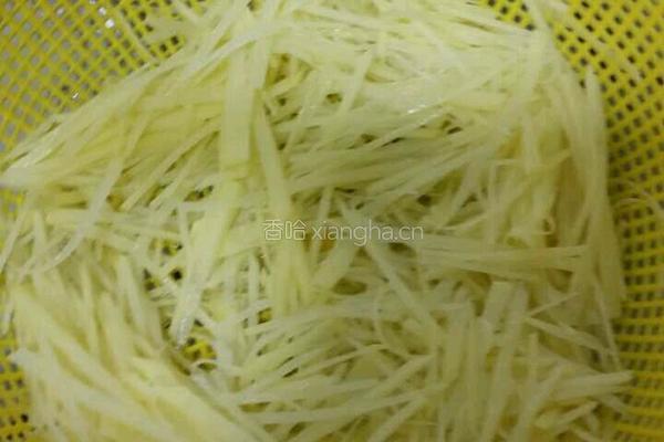 凉拌土豆丝的做法图解1