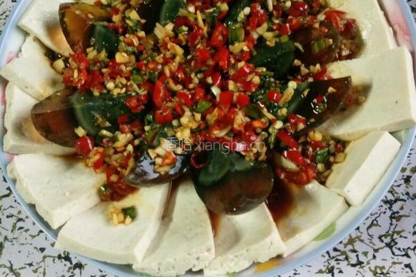 皮蛋拌豆腐