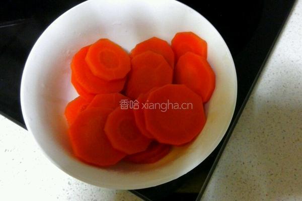 海参胡萝卜炒虾仁的做法图解4