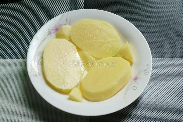 土豆蒸排骨的做法图解4