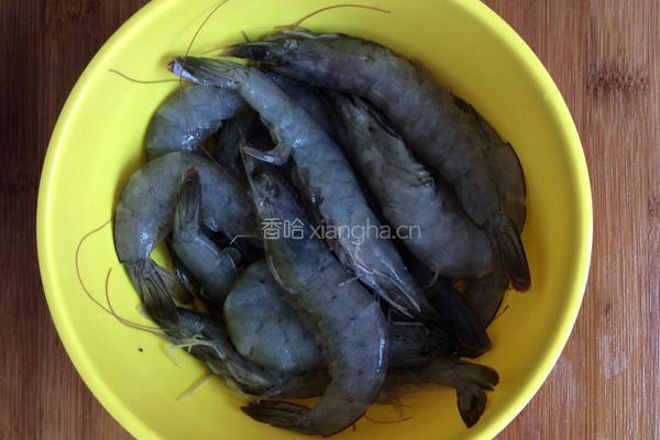 水煮虾滑的做法图解1