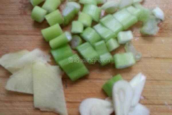 香菇鸡脯肉的做法图解3