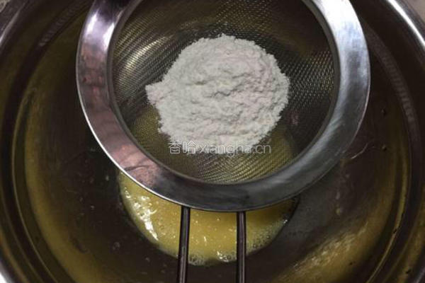 六寸戚风蛋糕的做法图解4
