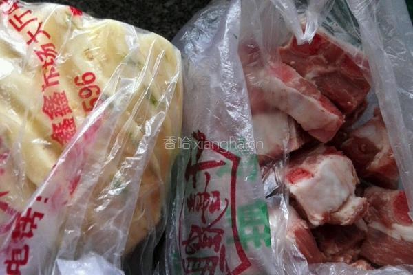 酸甜菠萝排骨的做法图解1
