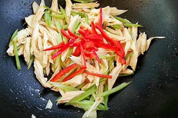 腐竹炒芹菜的做法图解8