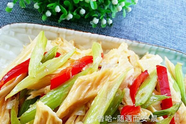 腐竹炒芹菜的做法图解10