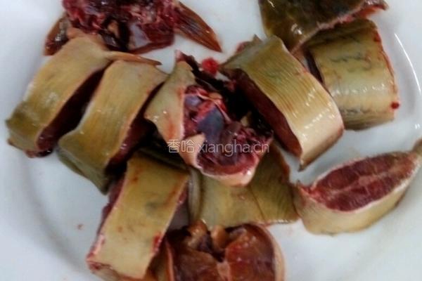 蒜子焖塘鲺的做法图解1