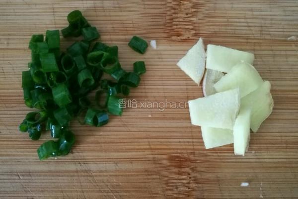 平菇肉片汤的做法图解3