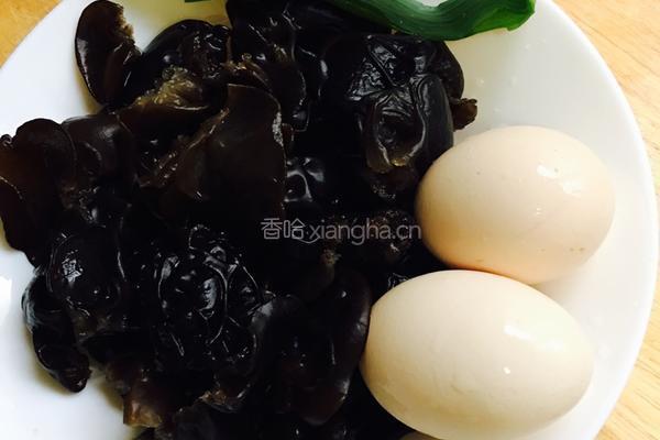 木耳黄金蛋的做法图解2