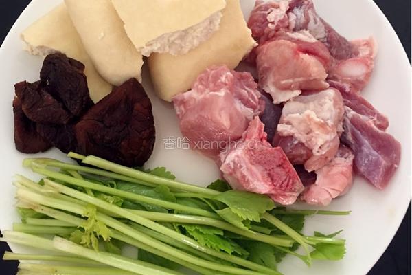 潮汕豆干排骨汤的做法图解1