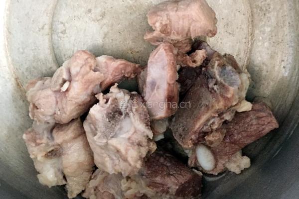潮汕豆干排骨汤的做法图解2