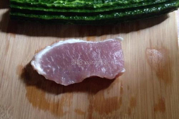 丝瓜炒里脊肉的做法图解1