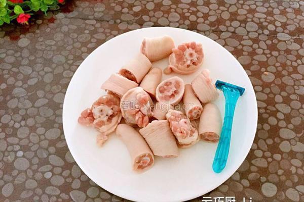 红烧猪尾的做法图解1