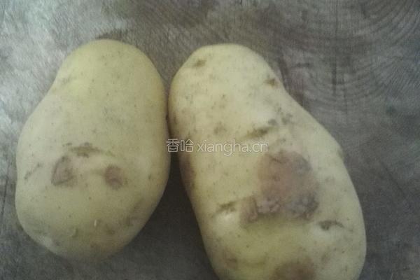 干烘土豆片的做法图解1