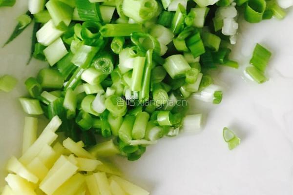 雪菜毛豆的做法图解3