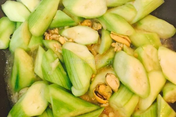 淡菜烧丝瓜的做法图解5