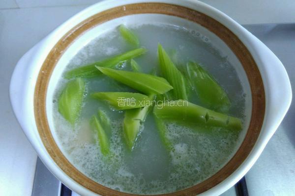 莴苣炖咸排骨的做法图解4