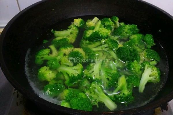 蒜蓉蚝油西兰花的做法图解2