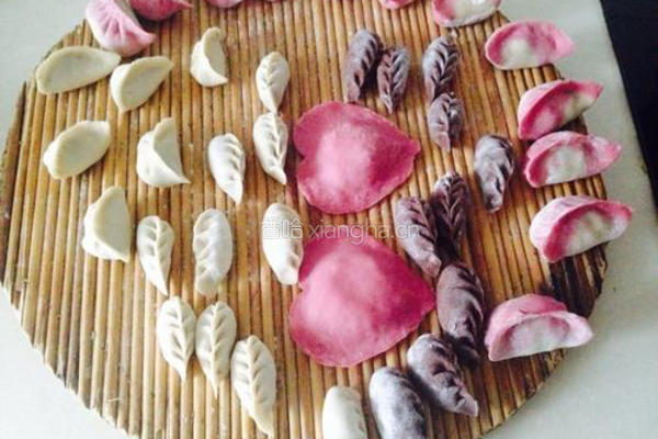 双色香芹水饺的做法图解4