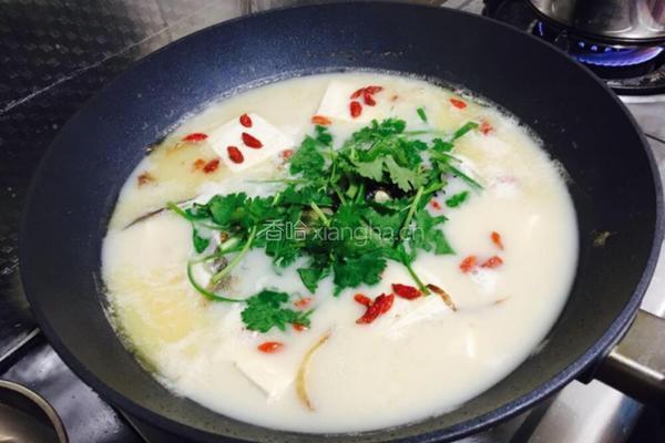 鱼头豆腐汤的做法图解4