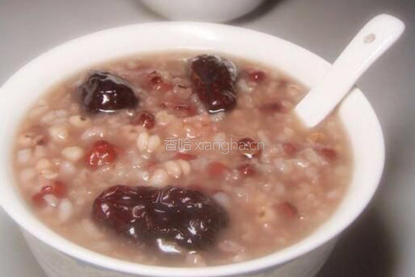 薏米红豆粥的做法图解3
