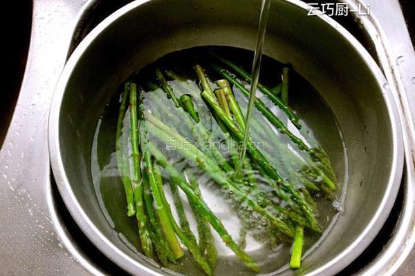 芦笋炒虾仁的做法图解8